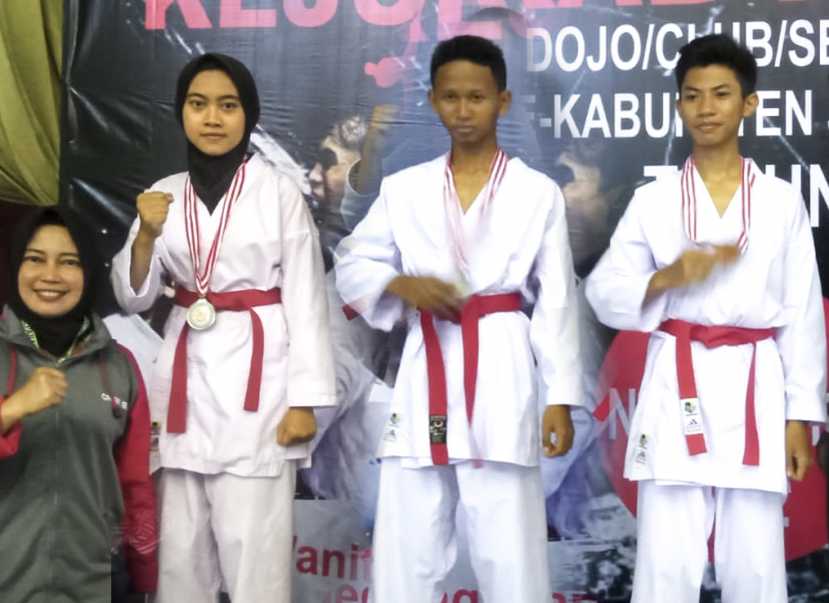 3 Siswa MA Matholi’ul Huda Troso Mengukir Prestasi di Kejuaraan Karate Tingkat Kabupaten Jepara
